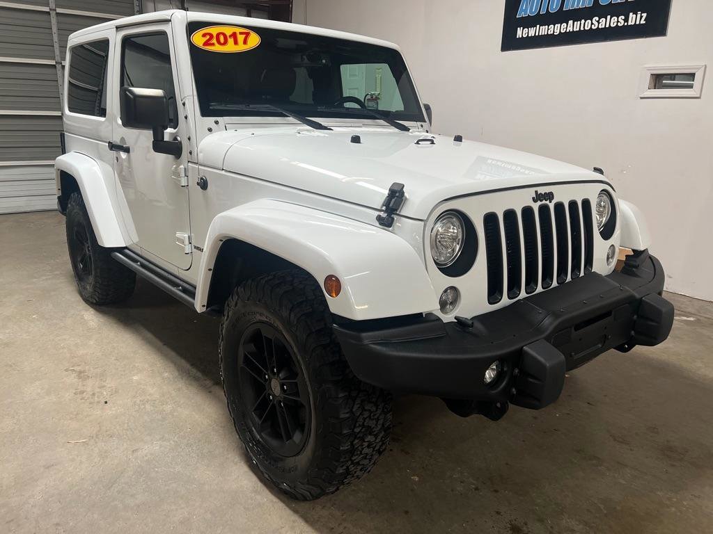 Used 2017 Jeep Wrangler Sahara image 6