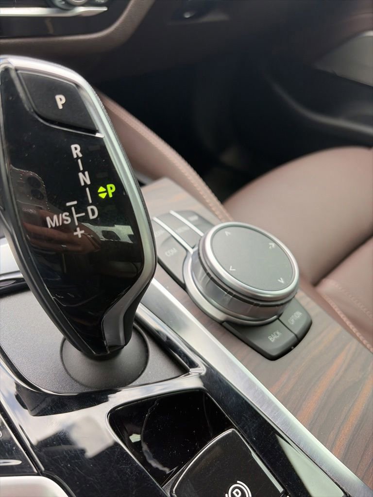 Used 2021 BMW M550i xDrive AWD/4WD image 25