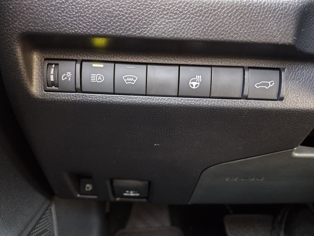 Used 2025 Toyota RAV4 XLE Premium image 26