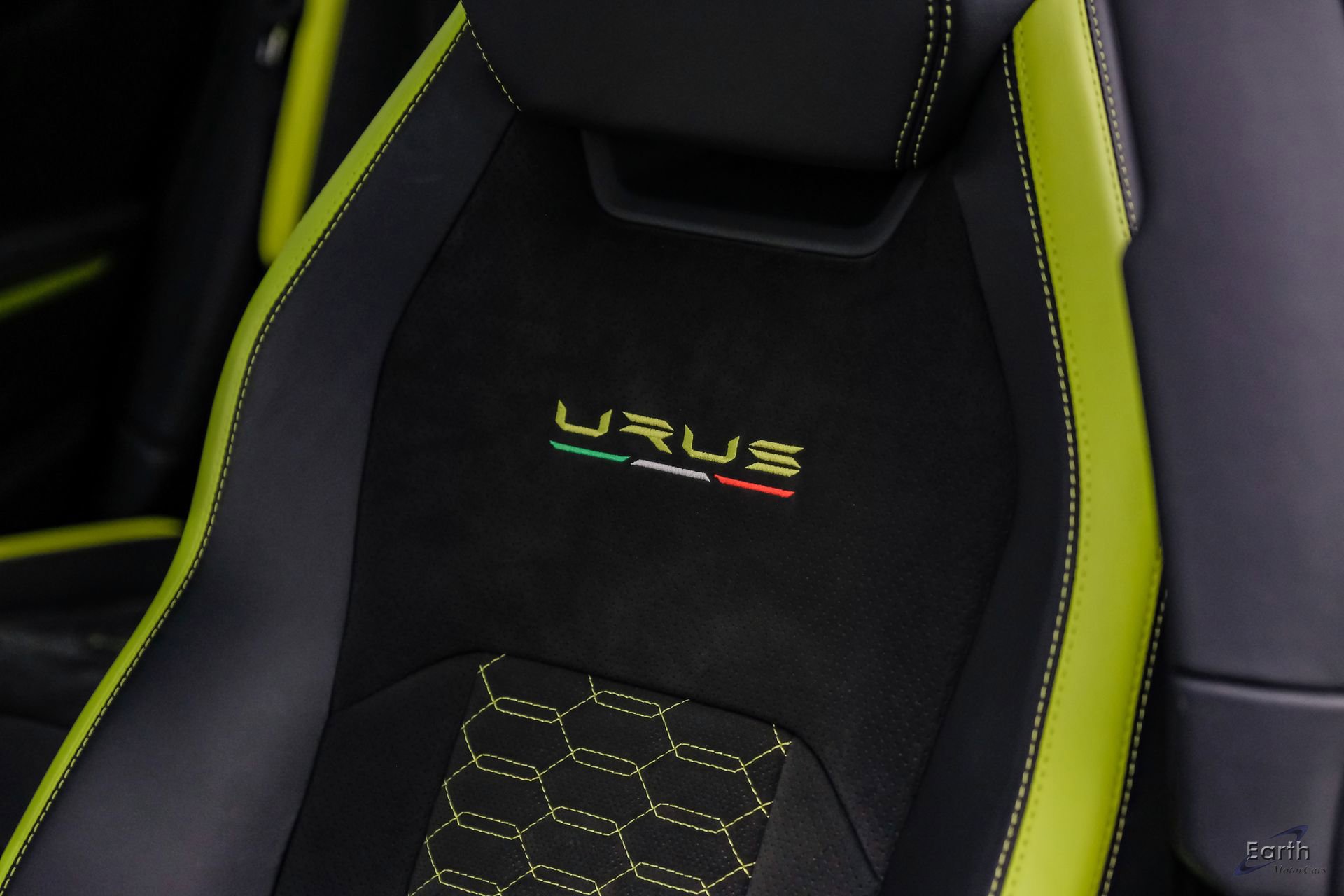 Used 2022 Lamborghini Urus AWD/4WD image 46