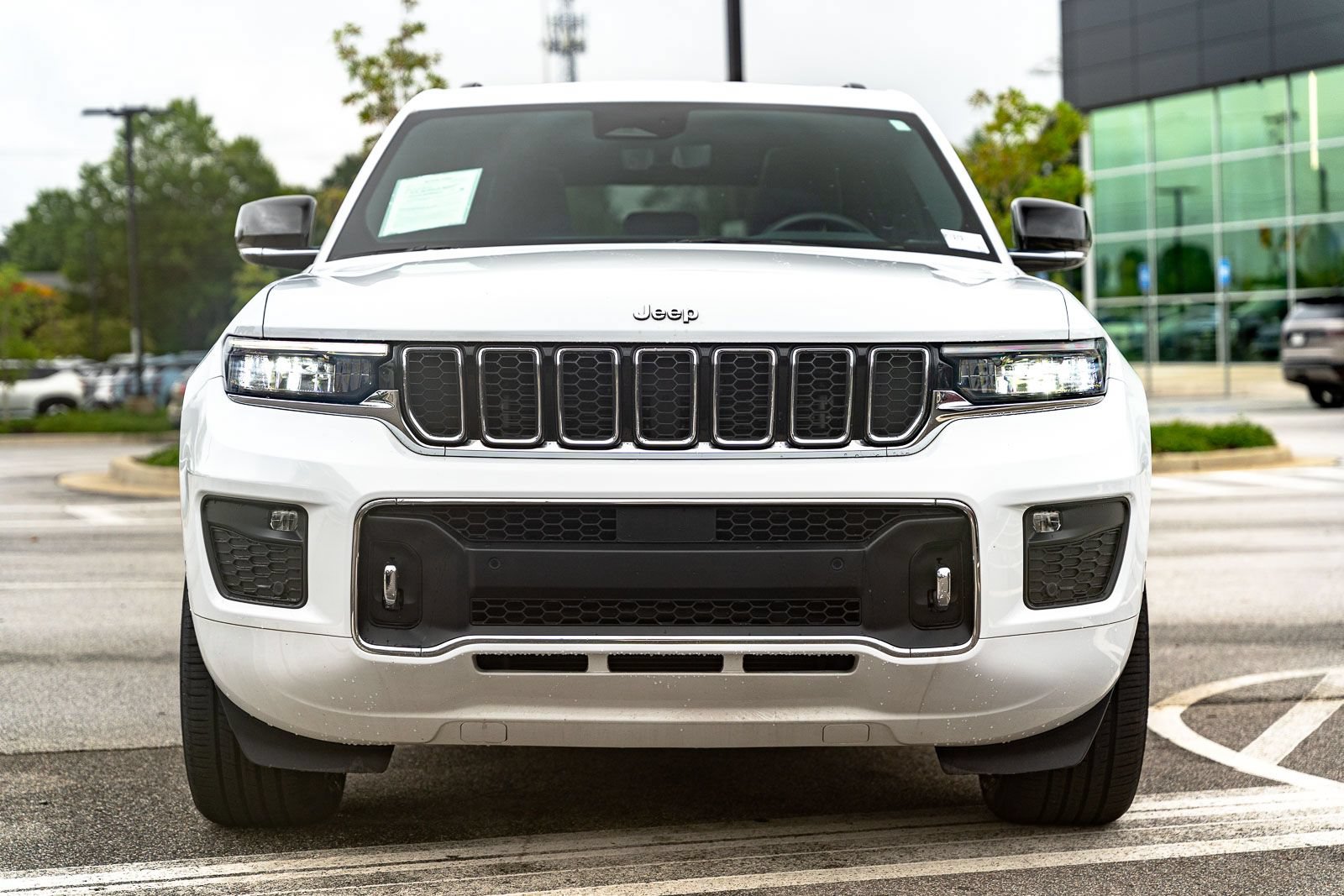 Used 2022 Jeep Grand Cherokee Overland w/ Luxury Tech Group IV AWD/4WD video 2