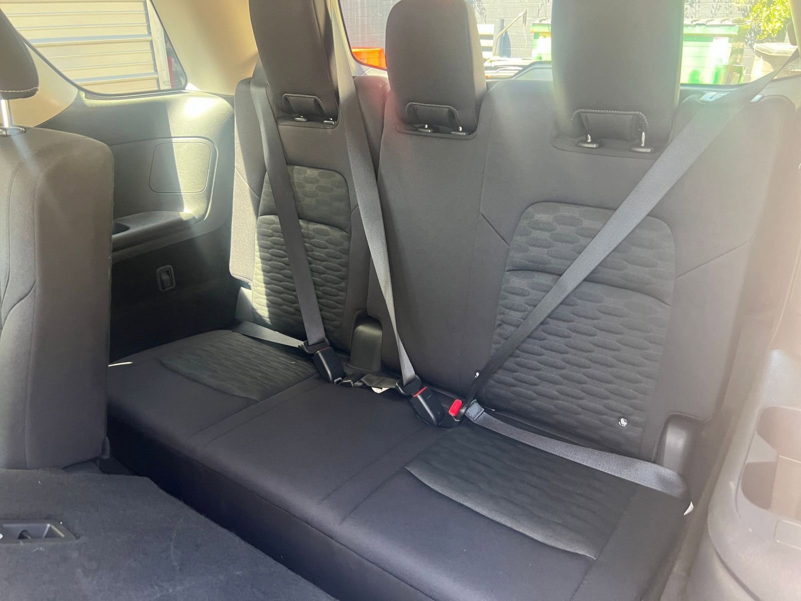 Used 2025 Nissan Pathfinder SV FWD image 28