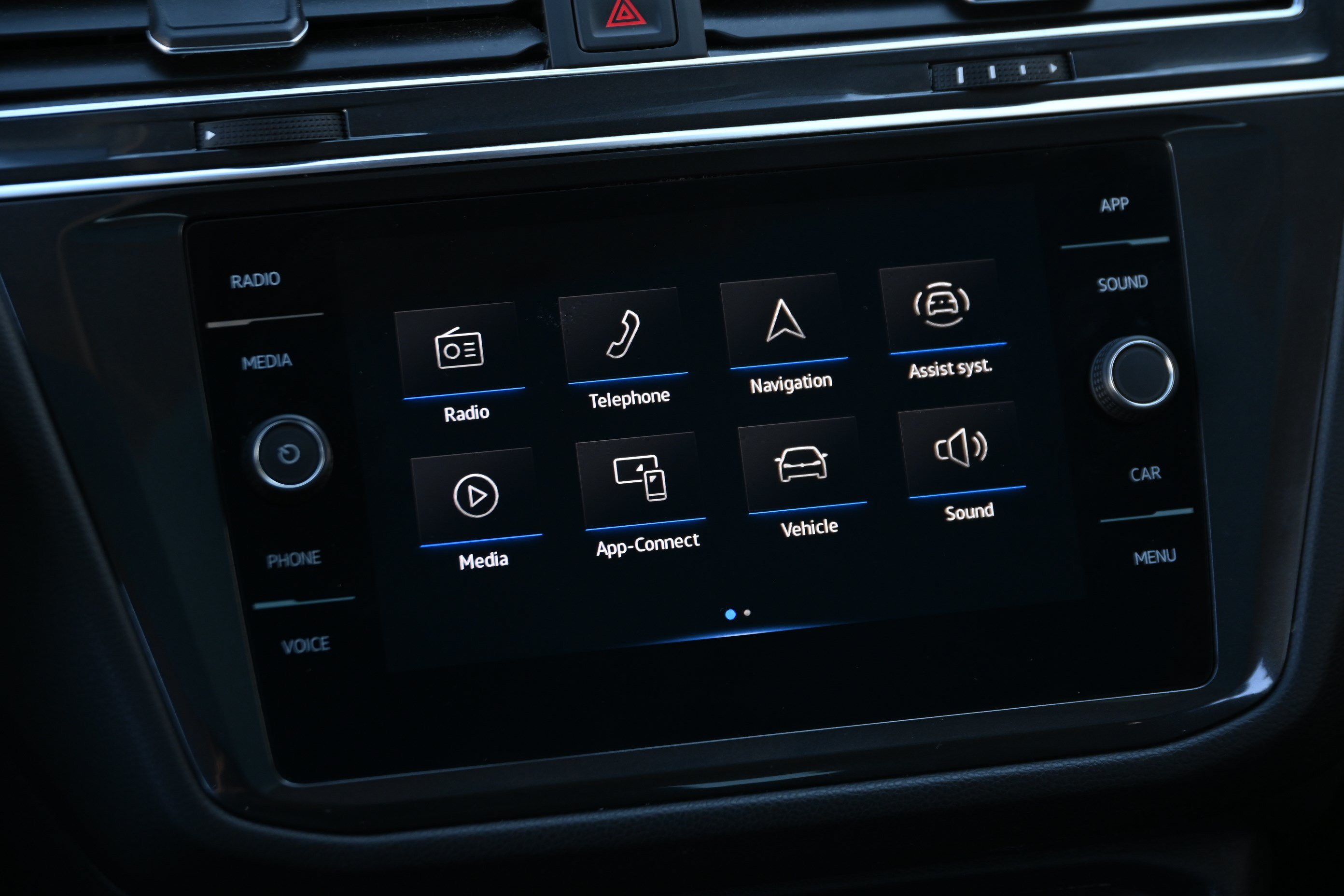 Used 2023 Volkswagen Tiguan SE w/ Panoramic Sunroof Package FWD image 32