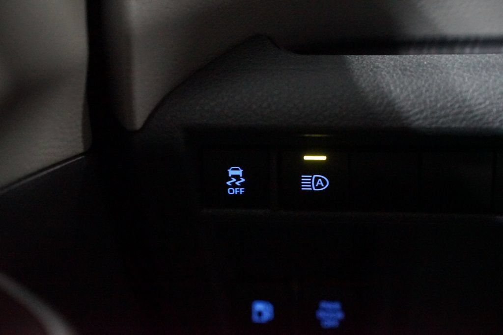 Certified 2023 Toyota Sienna LE FWD image 23