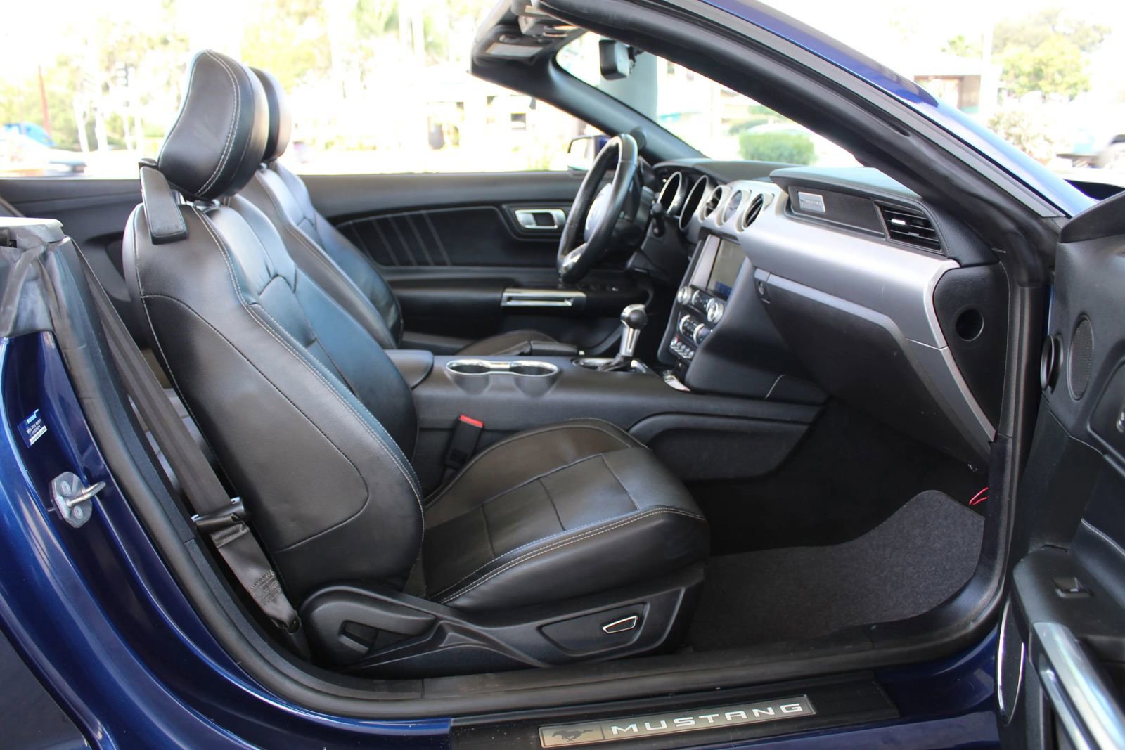 Used 2019 Ford Mustang Premium image 18