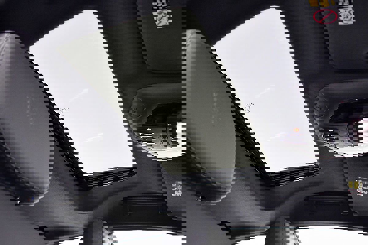 Used 2017 Maserati Ghibli image 53