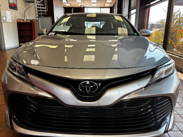 Used 2019 Toyota Camry LE FWD image 5
