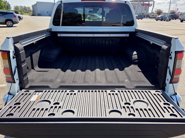 New 2027 Nissan Frontier SV w/ SV Convenience Package RWD image 11