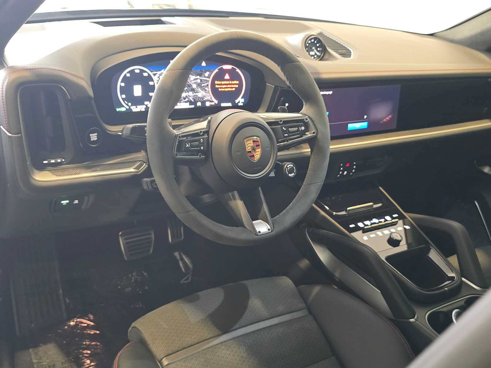 Used 2025 Porsche Cayenne GTS AWD/4WD image 4