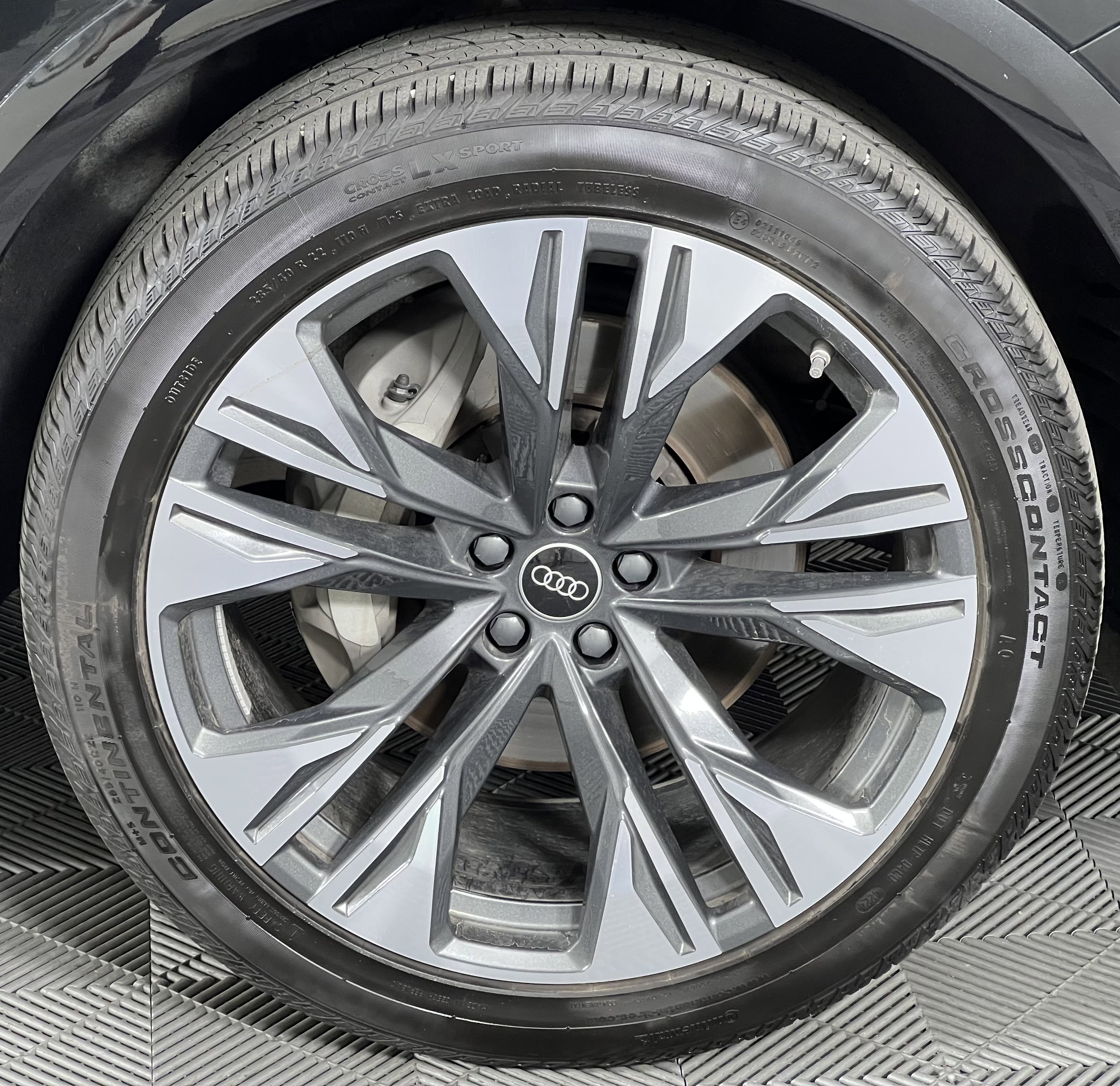 Used 2025 Audi Q8 Prestige AWD/4WD image 12