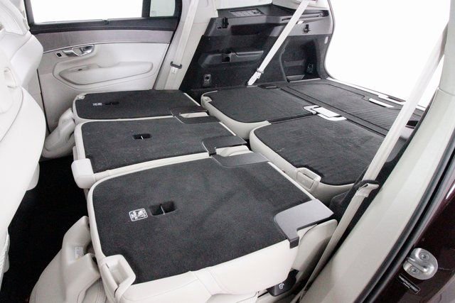 Used 2025 Volvo XC90 B6 Ultra w/ Protection Package image 37
