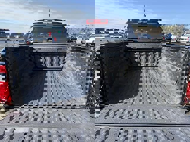 Used 2025 GMC Canyon AT4 w/ Technology Plus Package image 9