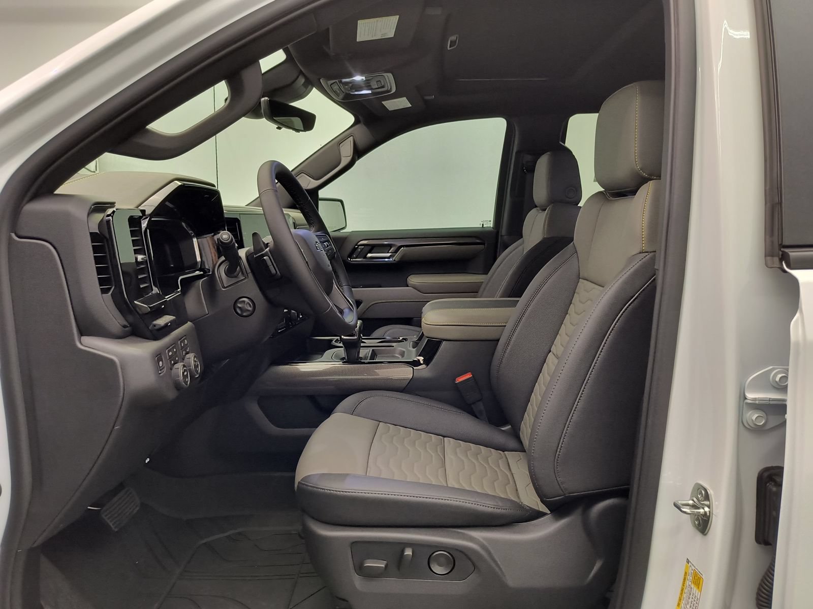 New 2026 Chevrolet Silverado 1500 ZR2 AWD/4WD image 5