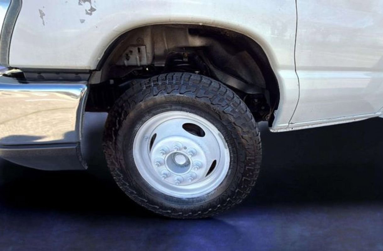 Used 2013 Ford E-350 and Econoline 350 Super Duty image 20