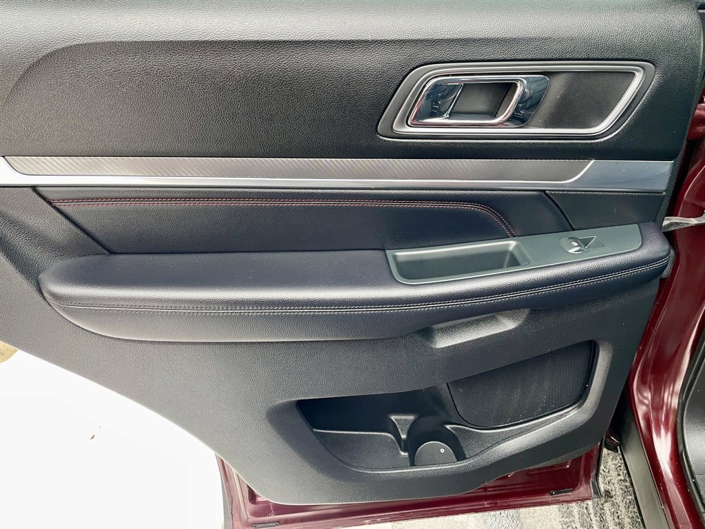 Used 2018 Ford Explorer Sport w/ Ford Safe & Smart Package image 17