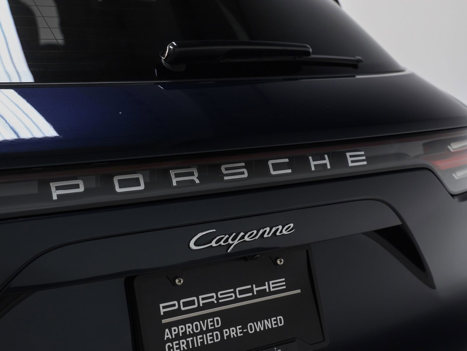 Certified 2023 Porsche Cayenne AWD/4WD image 18