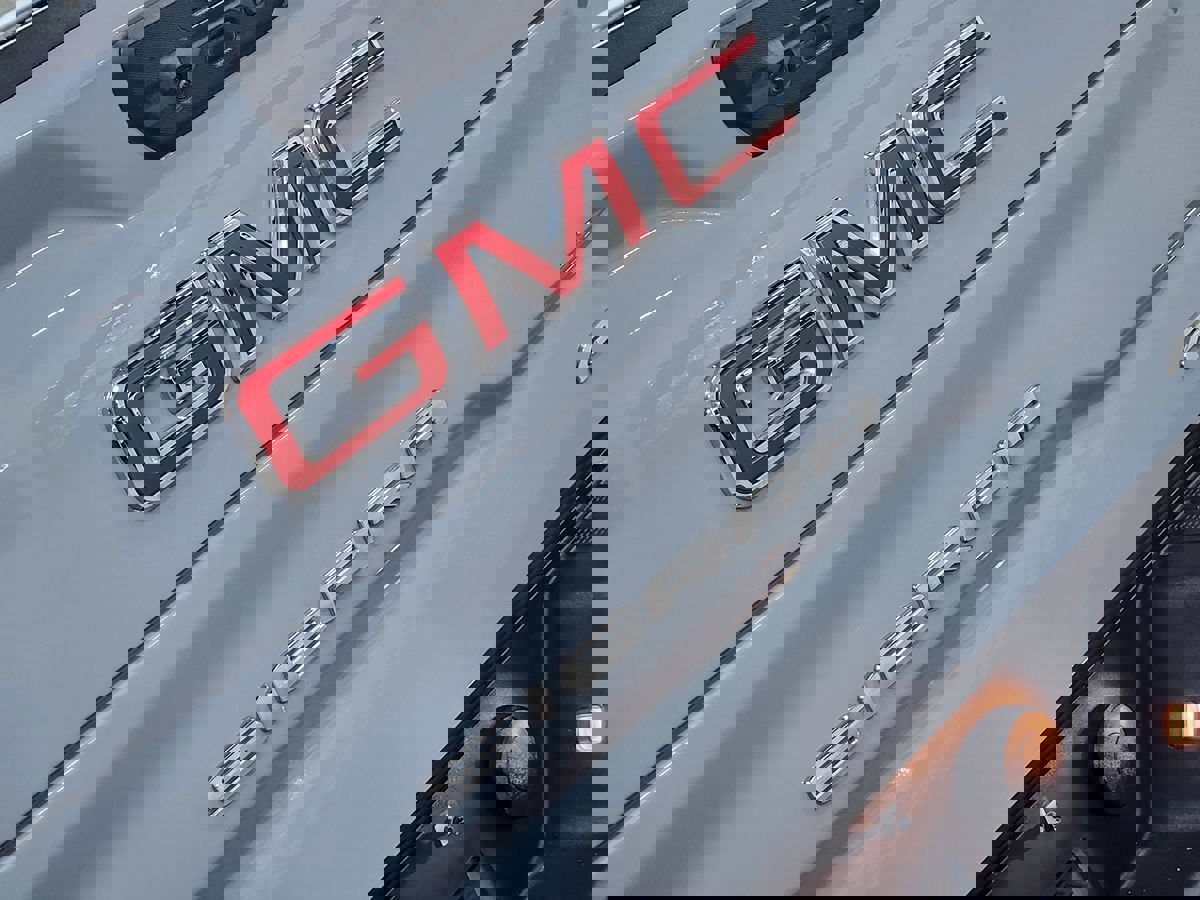 Used 2024 GMC Sierra 1500 AT4 w/ Technology Package image 25