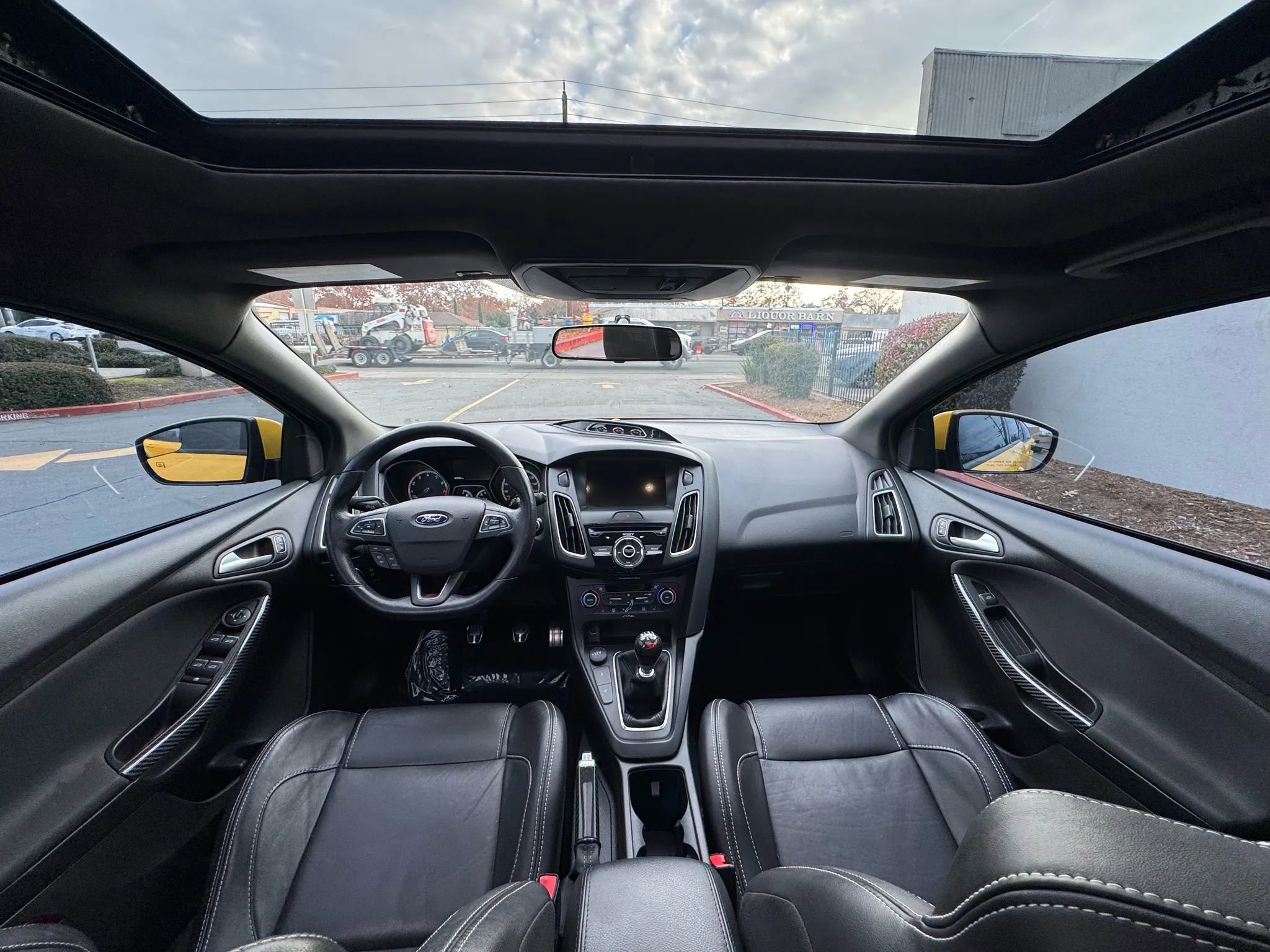 Used 2018 Ford Focus ST w/ Equipment Group 402A FWD image 18