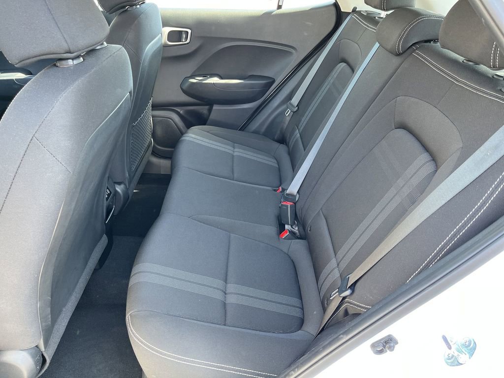 Used 2025 Hyundai Venue SEL FWD image 26