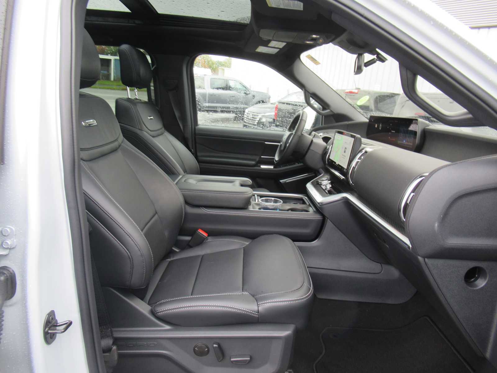New 2025 Ford Expedition Max Platinum w/ Stealth Performance Package image 19