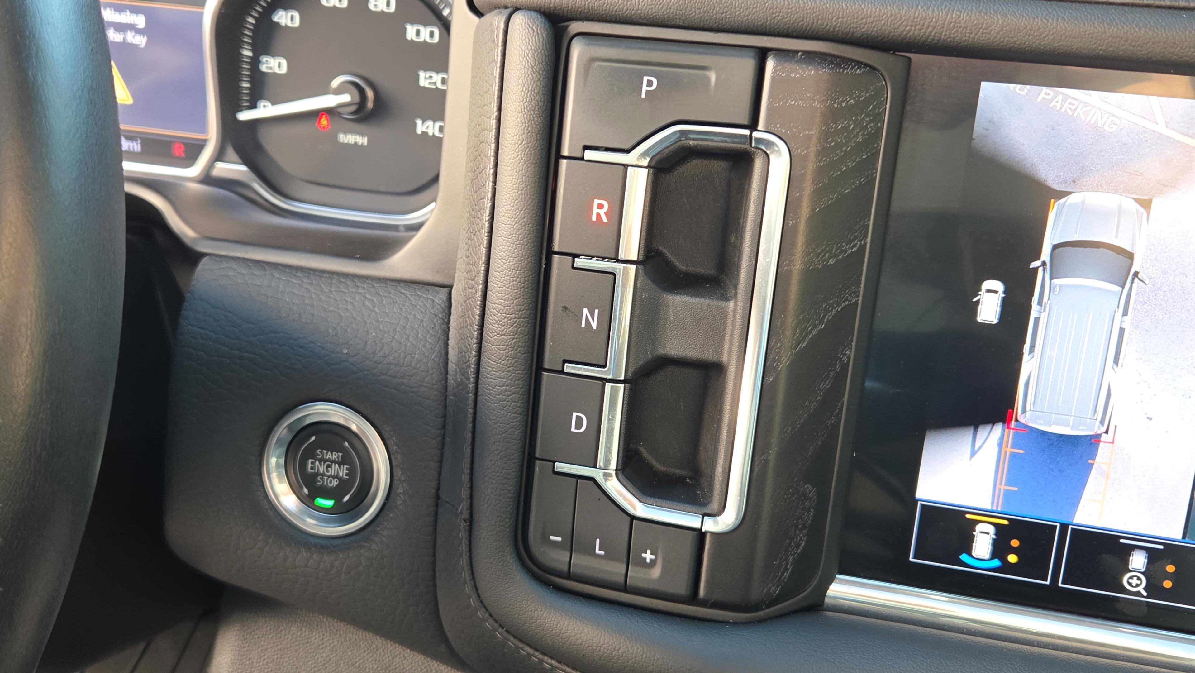 Used 2021 GMC Yukon Denali w/ Denali Premium Package image 17