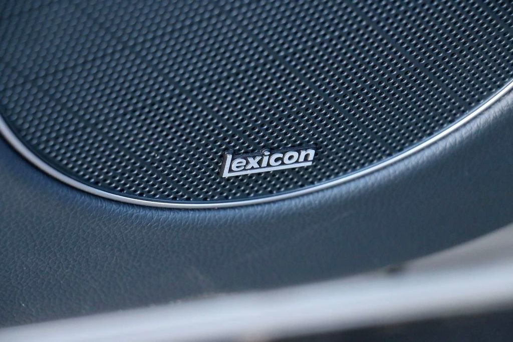 Used 2023 Genesis GV70 2.5T w/ Advanced Package image 16