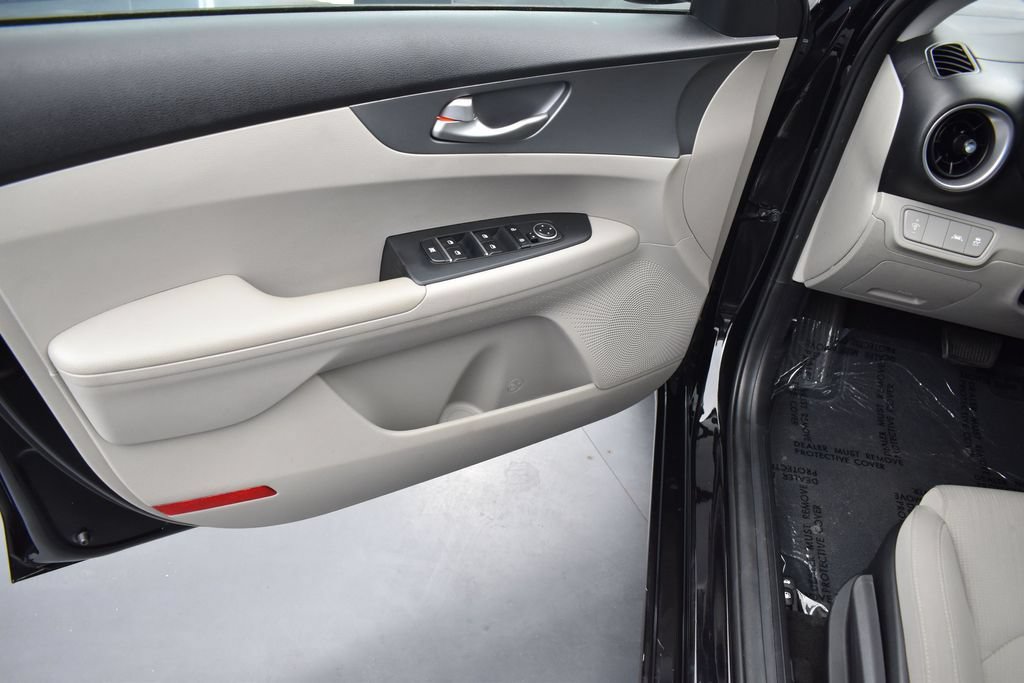 Used 2021 Kia Forte LXS FWD image 32