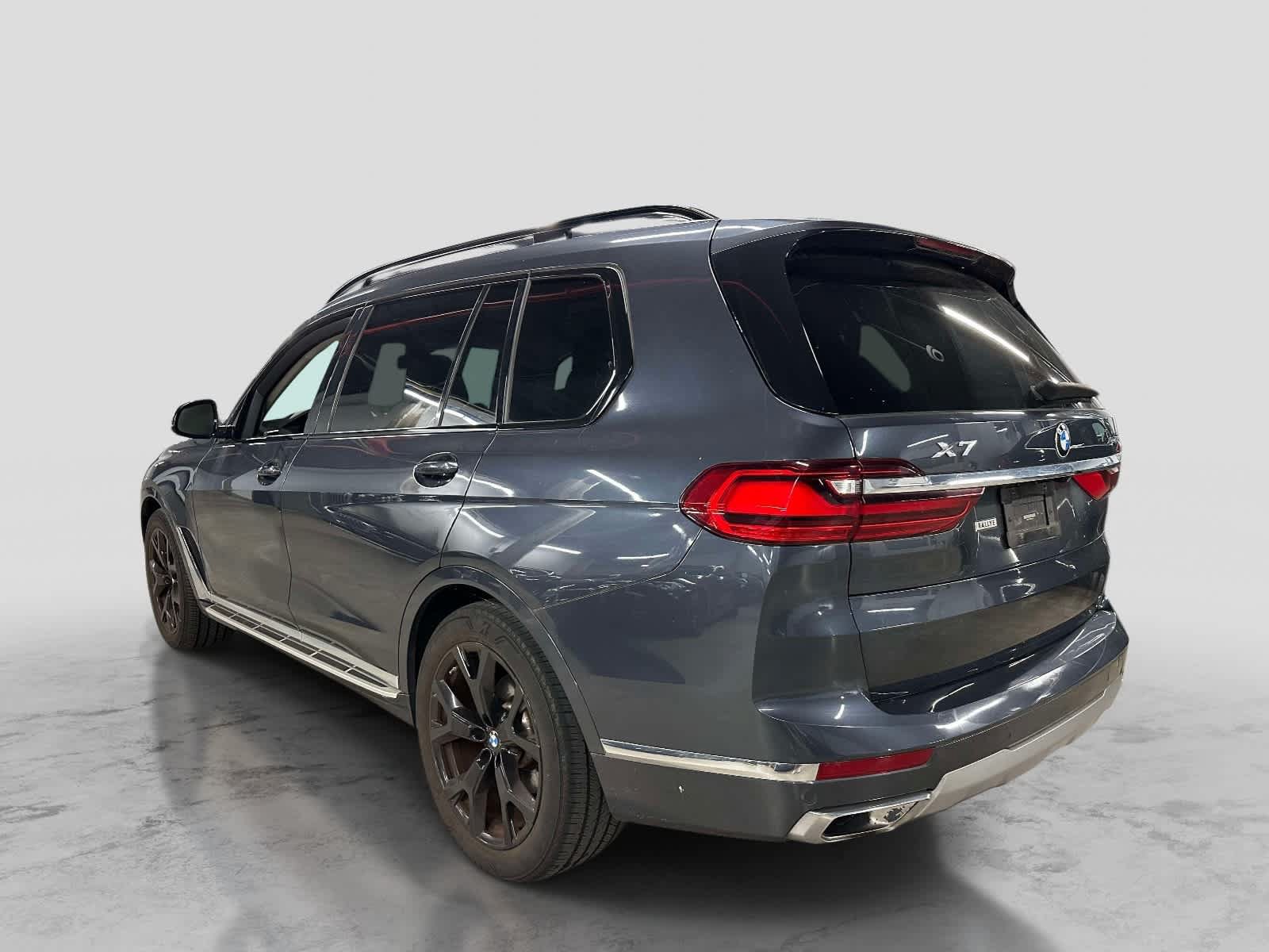Used 2021 BMW X7 xDrive40i w/ Cold Weather Package AWD/4WD image 3