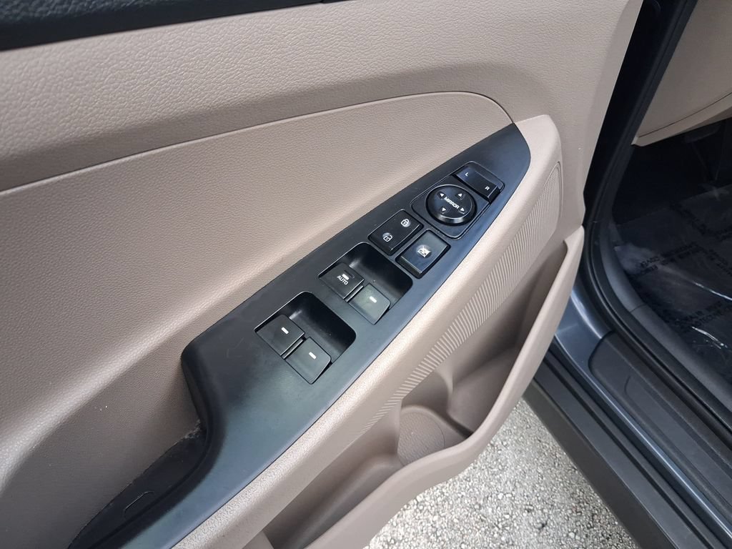 Used 2021 Hyundai Tucson Value w/ Cargo Package FWD image 16