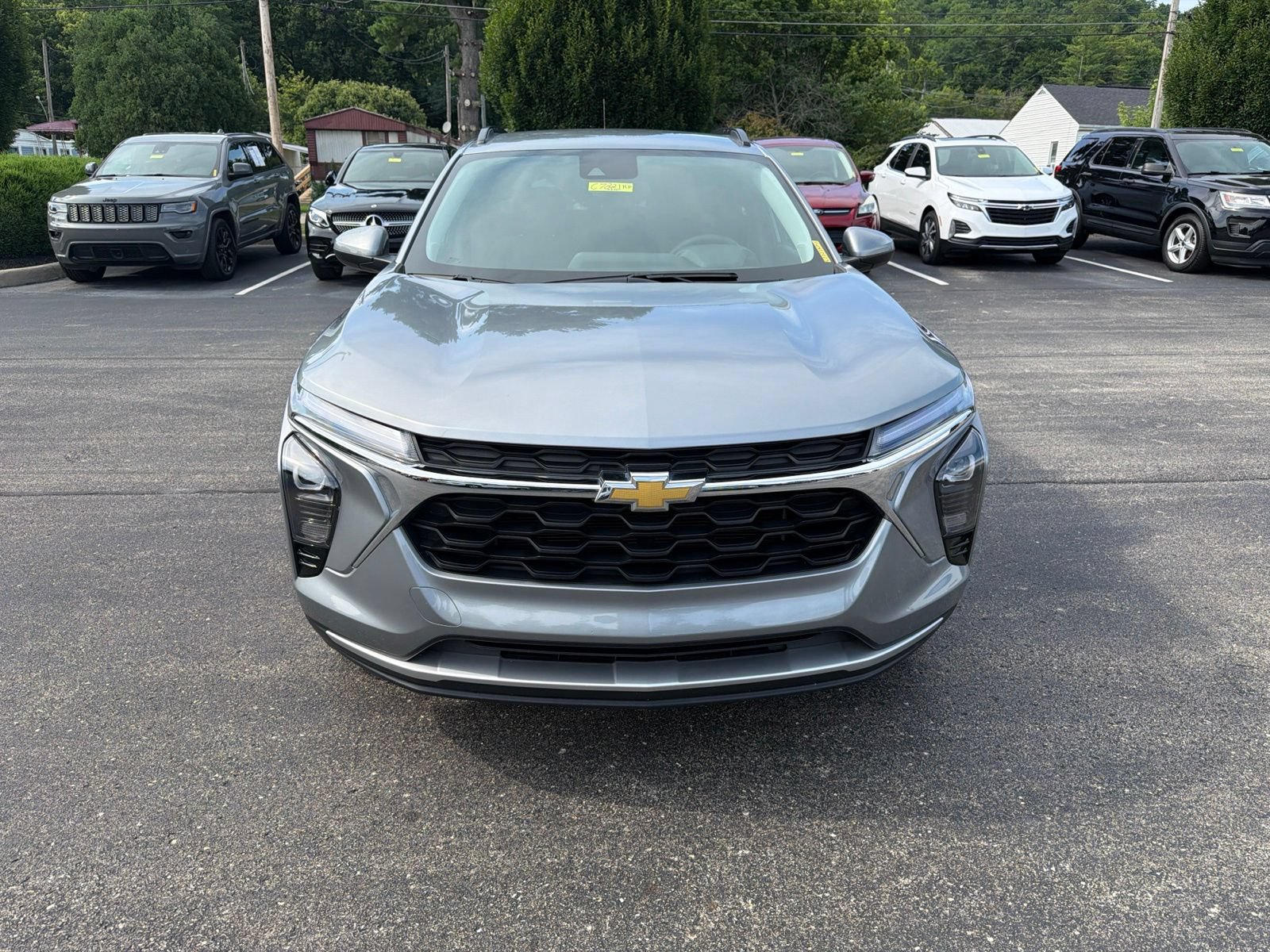 Used 2024 Chevrolet Trax LT w/ Driver Confidence Package FWD image 8