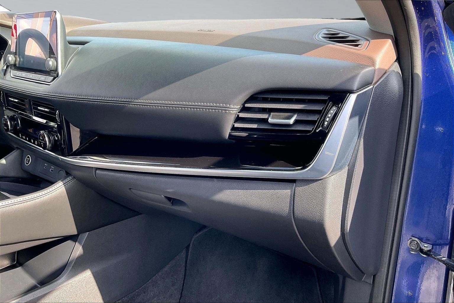 Certified 2023 Nissan Rogue SL image 17