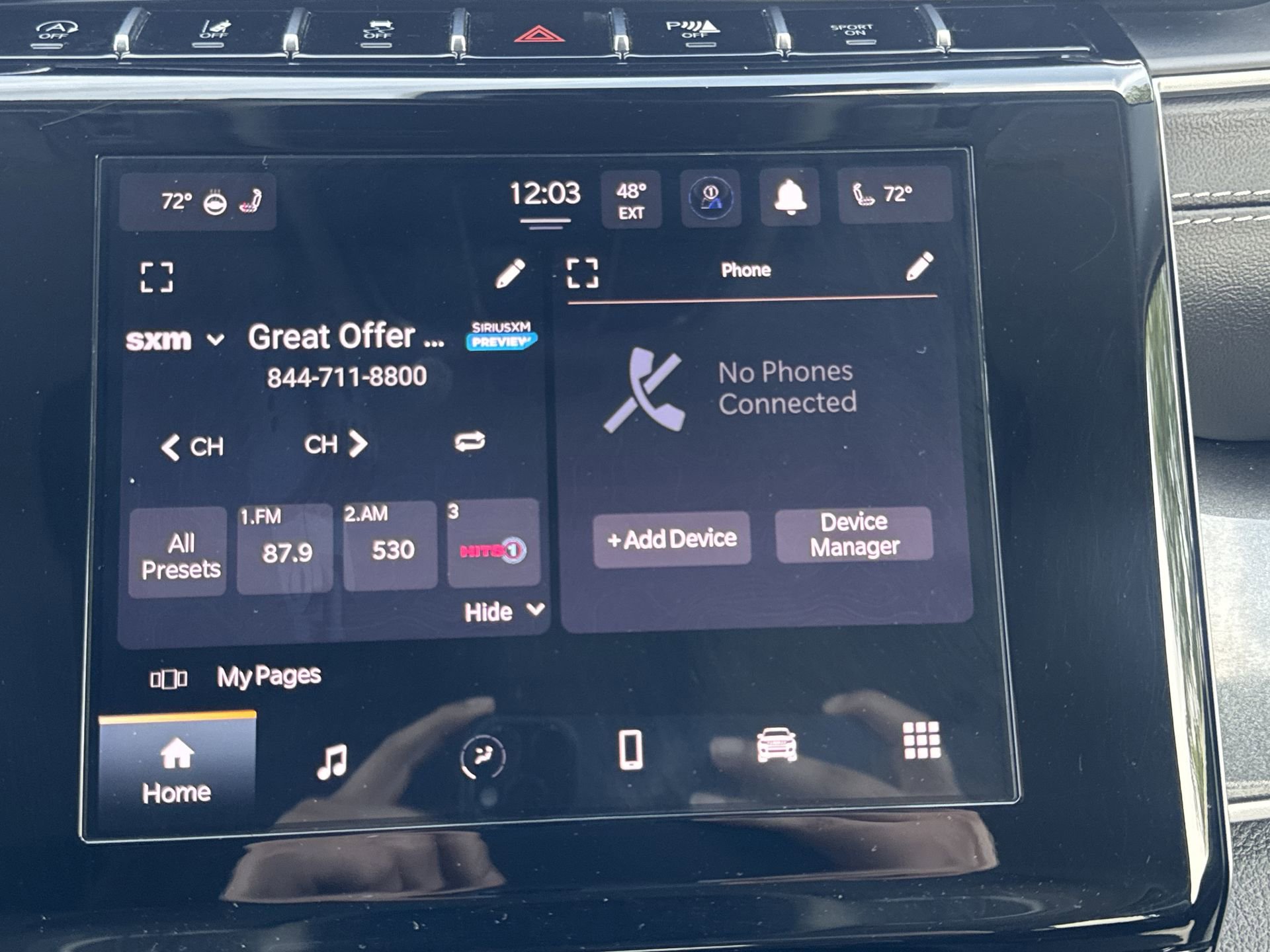 Used 2023 Jeep Grand Cherokee Laredo w/ Luxury Tech Group I AWD/4WD image 16
