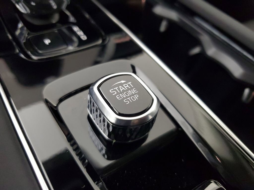 New 2026 Volvo XC90 B6 Ultra w/ Protection Package image 34