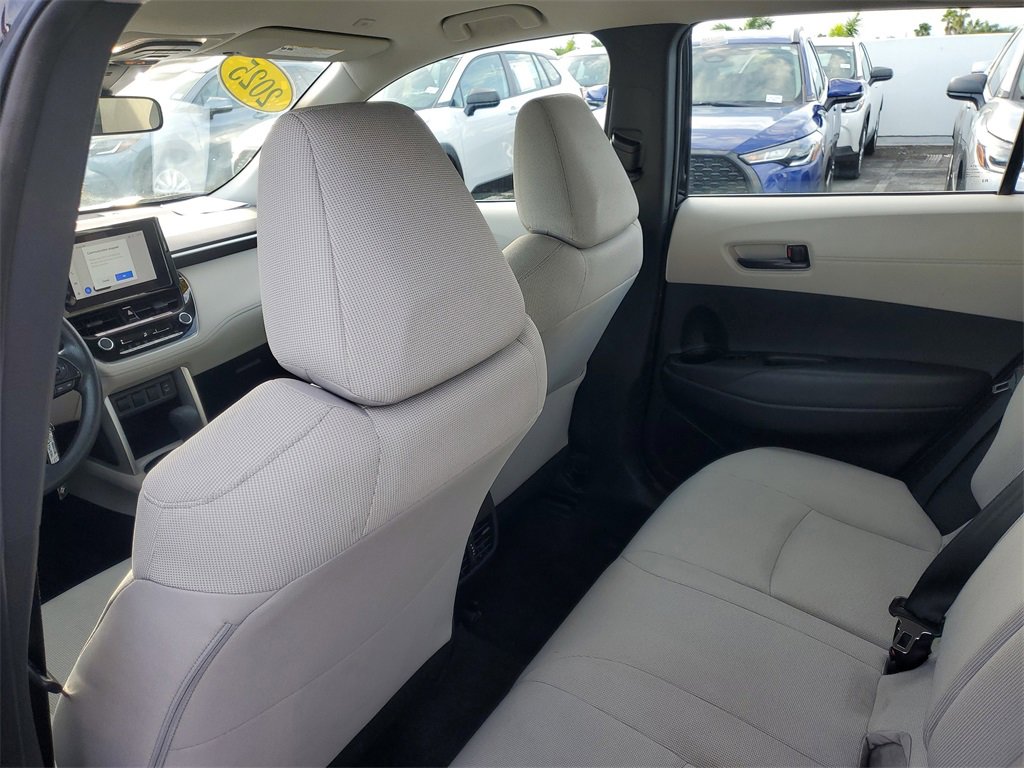 Used 2025 Toyota Corolla Cross L image 11