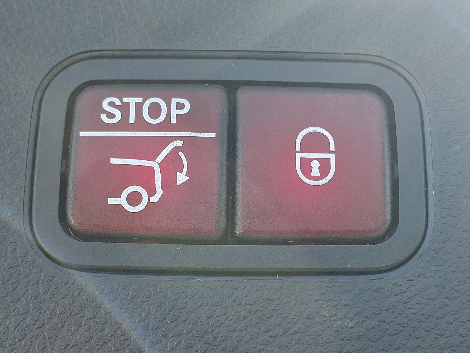 Used 2021 Mercedes-Benz GLC 300 4MATIC image 30