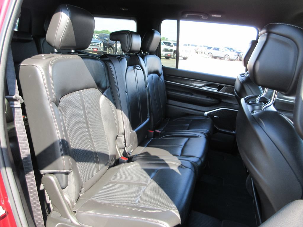 Used 2022 Jeep Wagoneer Series I AWD/4WD image 25