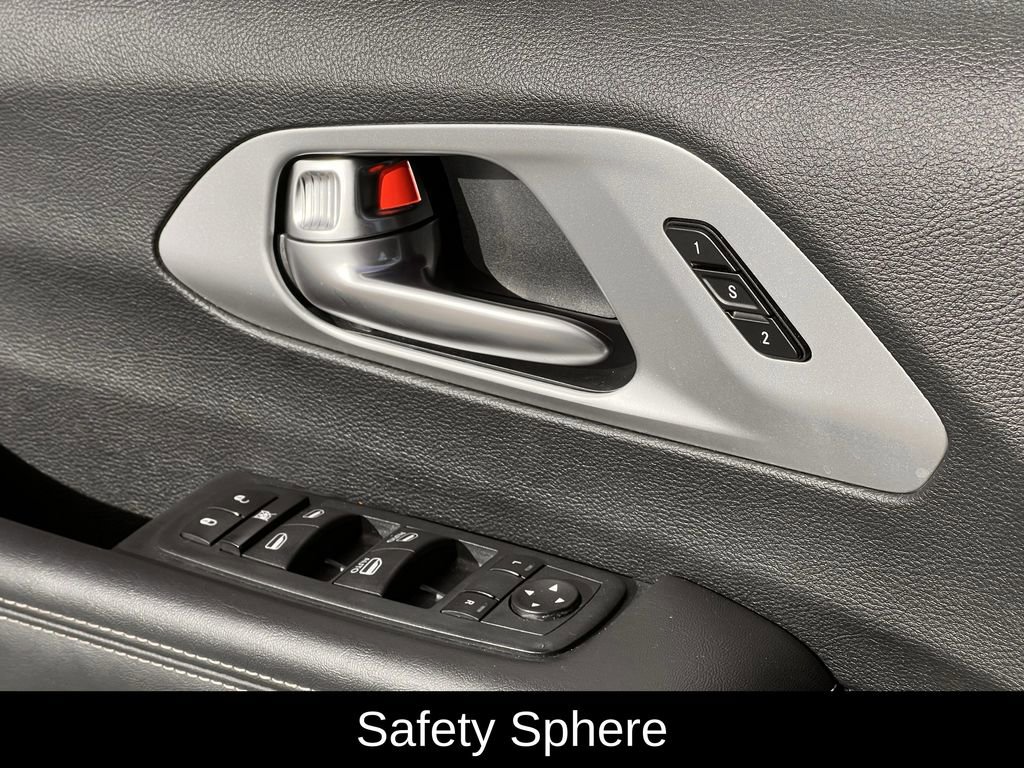 Used 2024 Chrysler Pacifica Select image 26