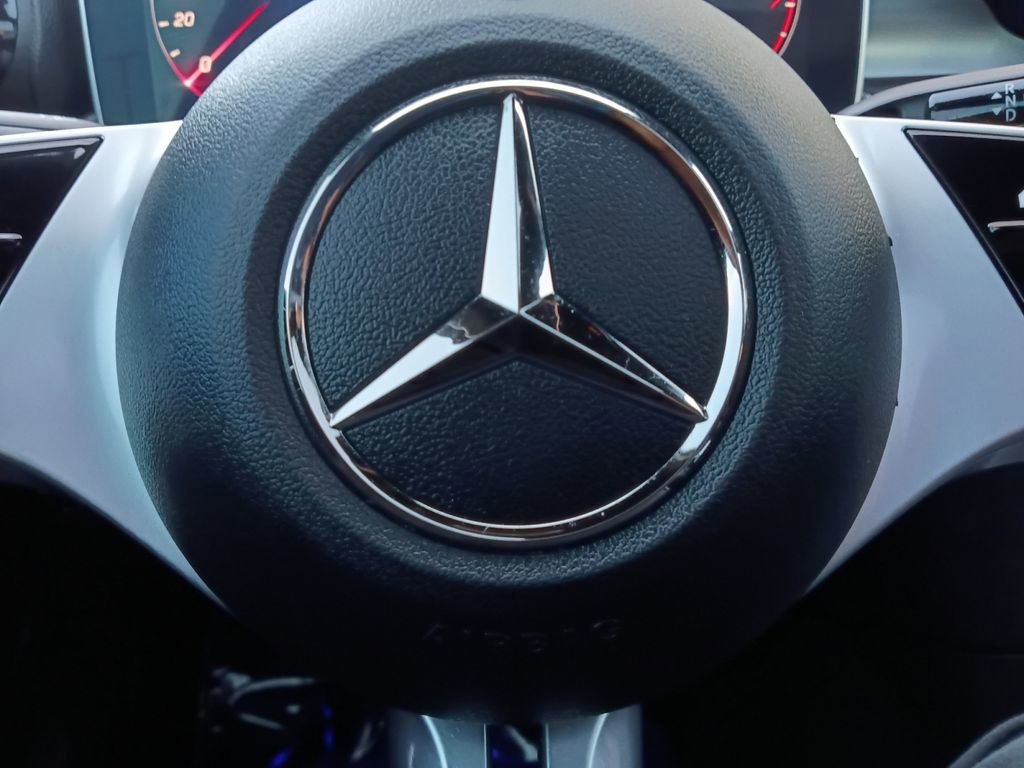 Used 2023 Mercedes-Benz C 300 4MATIC Sedan image 5