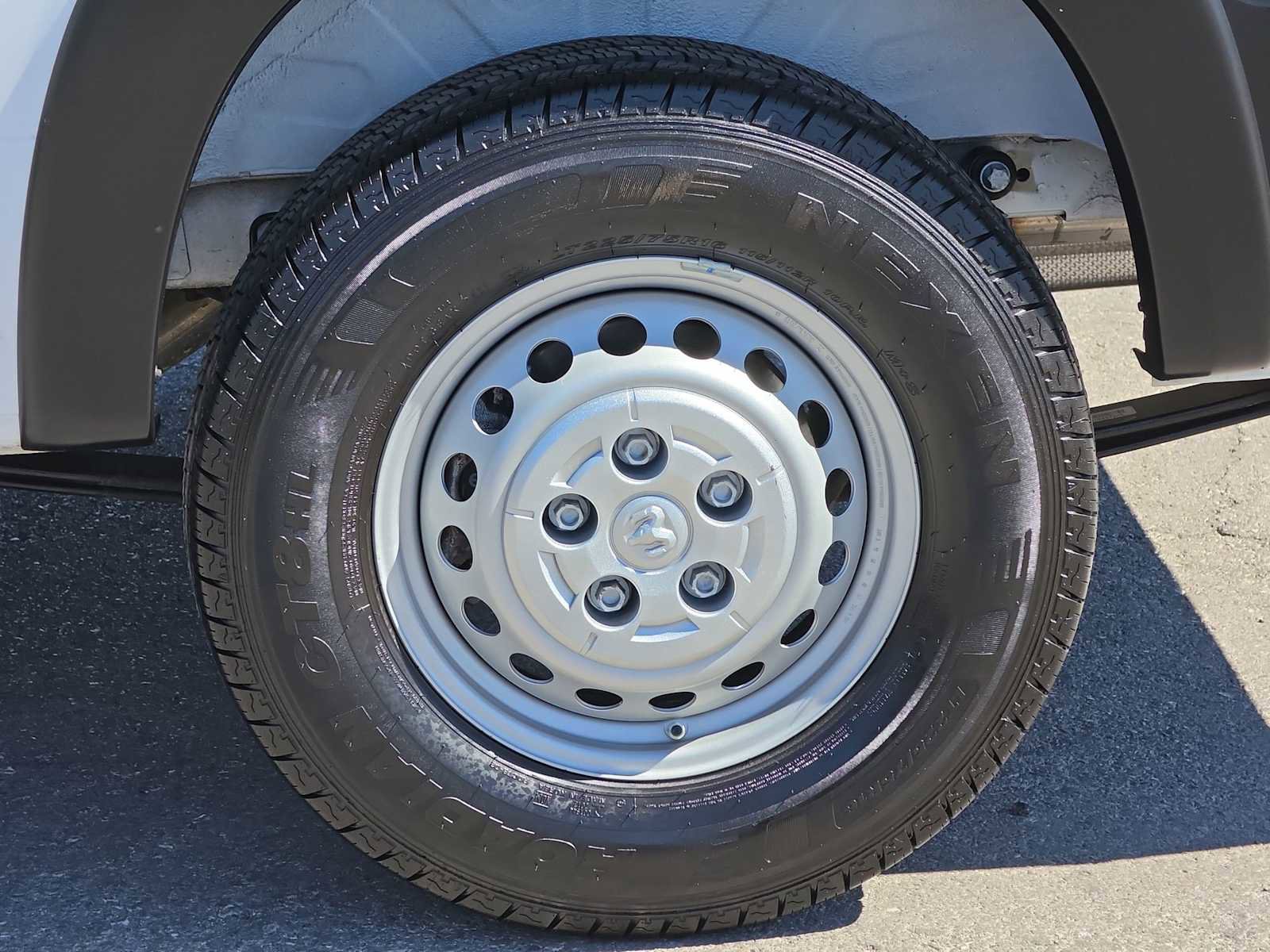 Used 2025 RAM ProMaster 2500 w/ Convenience Group image 12