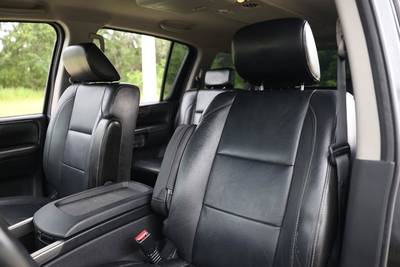 Used 2010 Nissan Armada Titanium RWD image 6