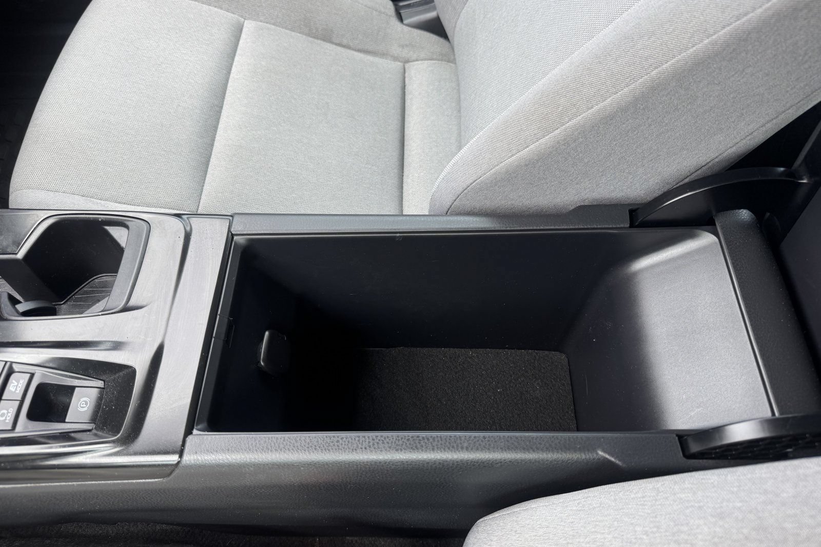 Used 2025 Toyota Camry LE FWD image 21