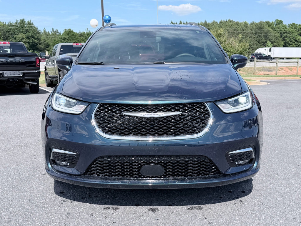 Used 2022 Chrysler Pacifica Touring FWD image 3