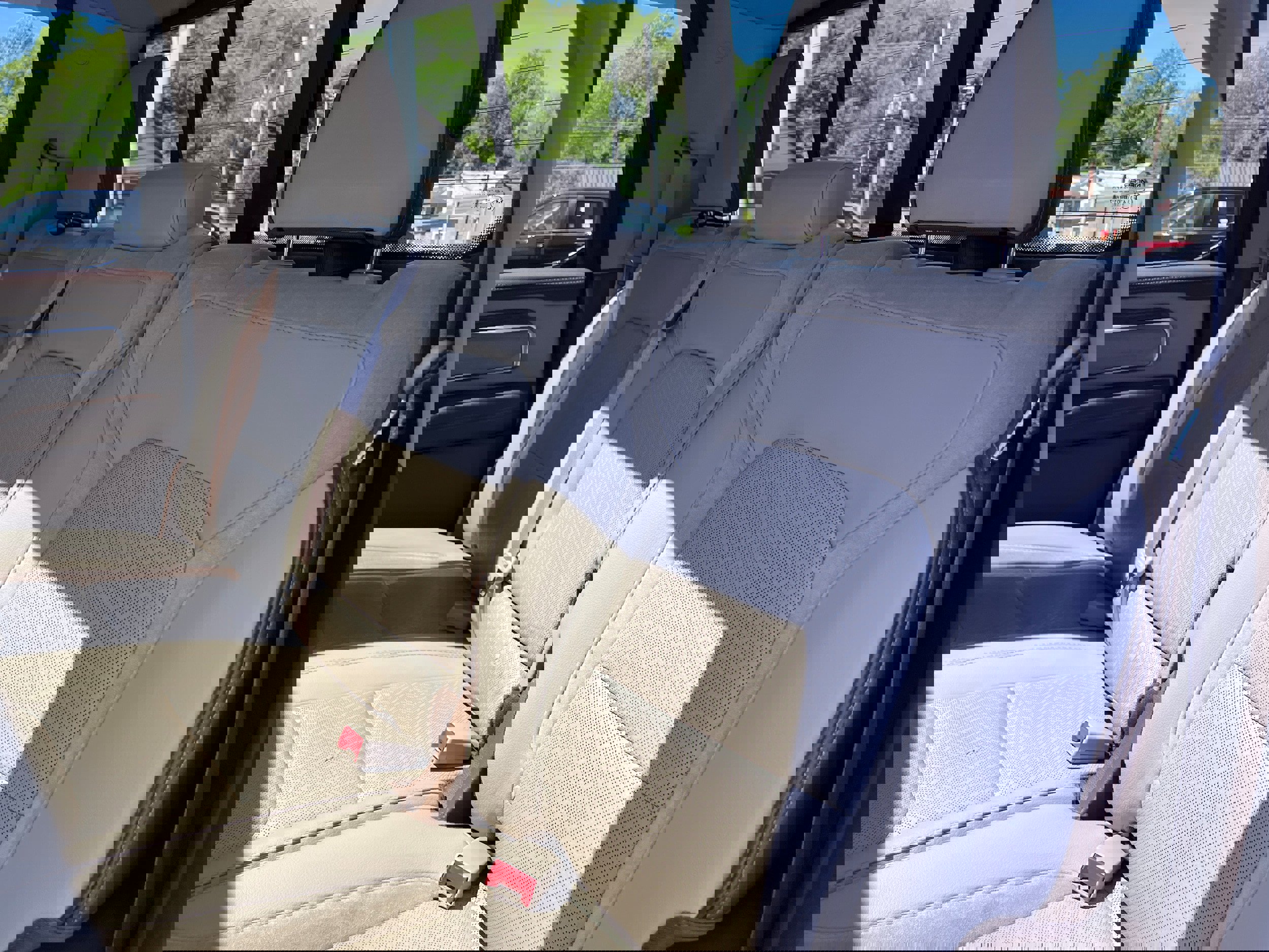 Used 2019 RAM 1500 Laramie AWD/4WD image 13