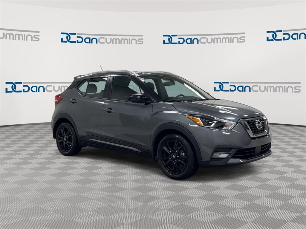 Used 2020 Nissan Kicks SR image 2