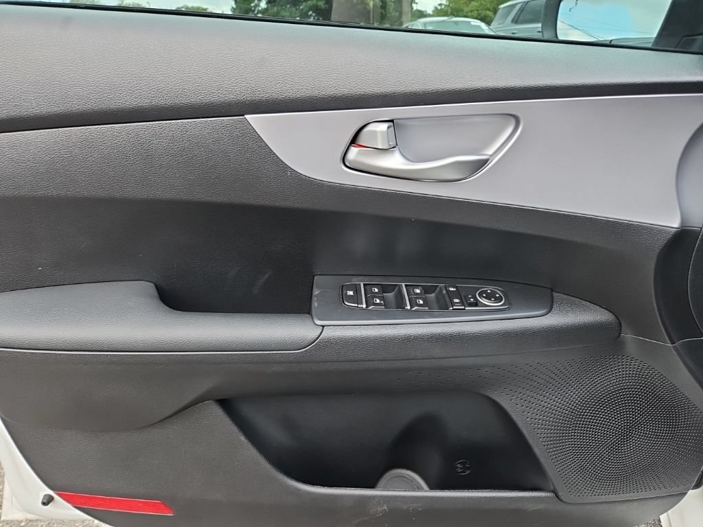 Used 2024 Kia Forte LXS w/ LXS Technology Package FWD image 21