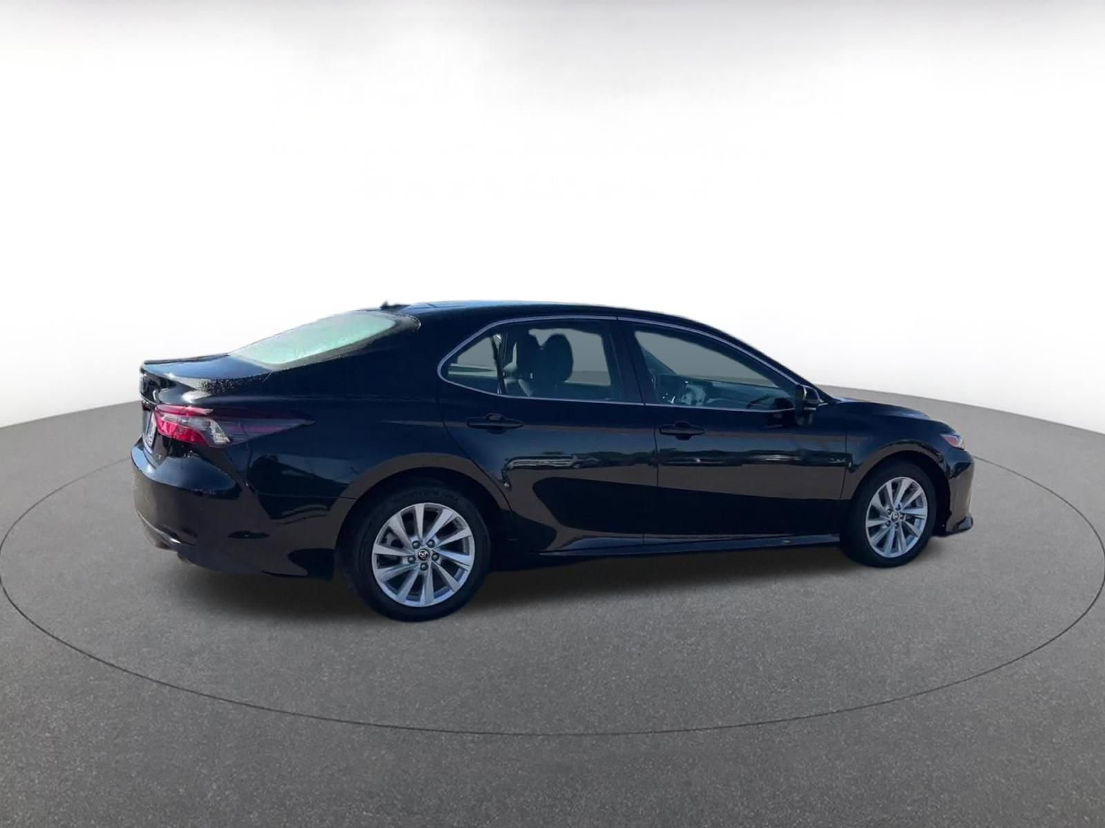 Used 2023 Toyota Camry LE FWD image 14
