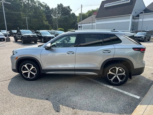 Used 2025 Volkswagen Tiguan SE AWD/4WD image 6