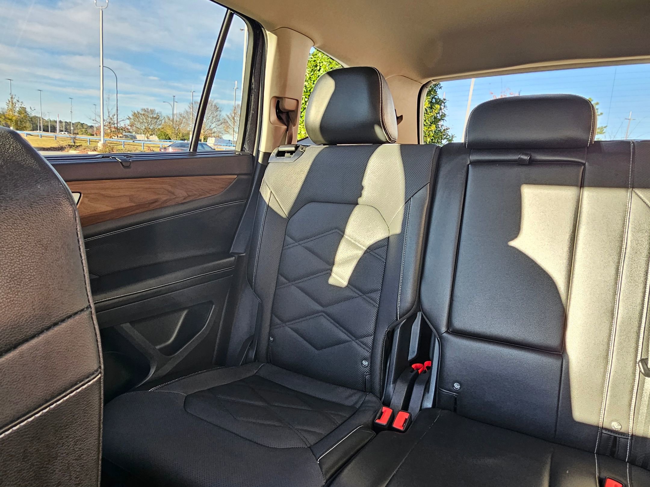 Used 2024 Volkswagen Atlas SE image 24