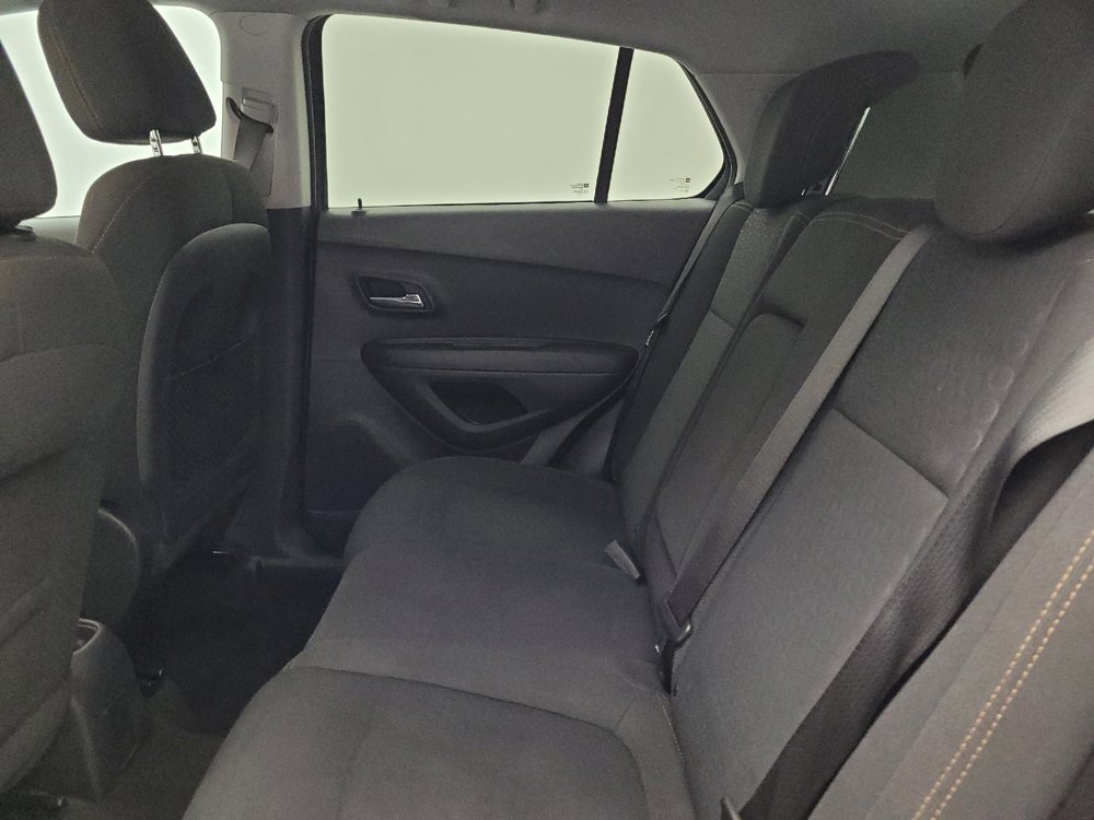 Used 2020 Chevrolet Trax LS w/ Tint and Cruise Package AWD/4WD image 18