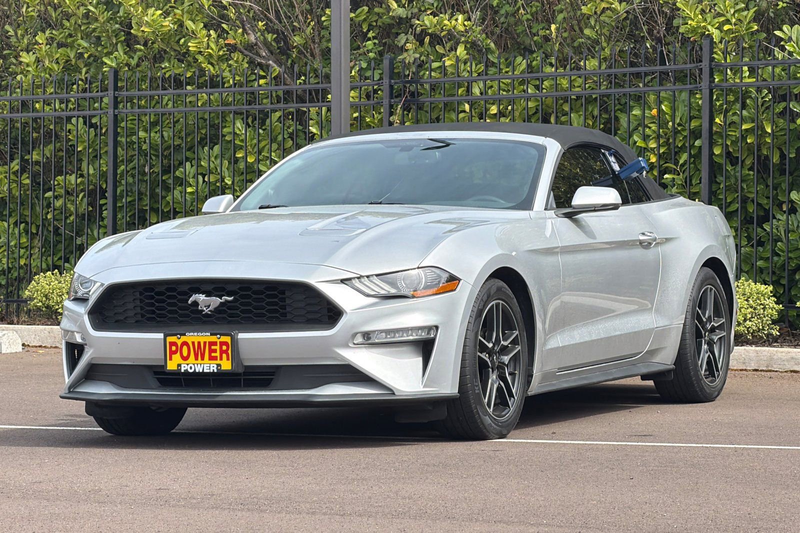 Used 2018 Ford Mustang Premium RWD image 8